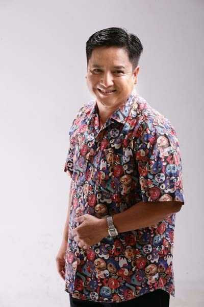 Nghệ sĩ Chí Trung- đạo diễn chương trình hài kịch Phát điên vì tiền Nghệ sĩ Chí Trung- đạo diễn chương trình hài kịch Phát điên vì tiền