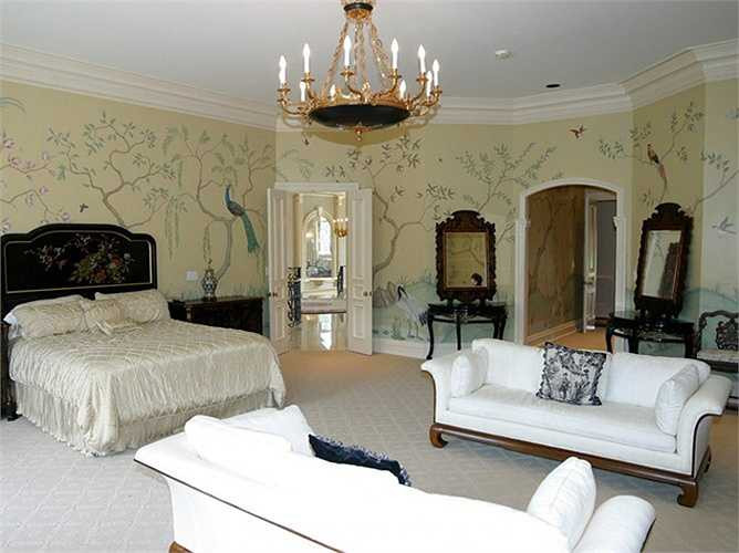 Chủ nhân dinh thự có thể dùng thang máy để di chuyển giữa các tầng.