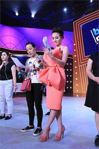 Thế nhưng, khi được đề cập sâu hơn về vấn đề hôn nhân của mình, Diệp đều lãng tránh.