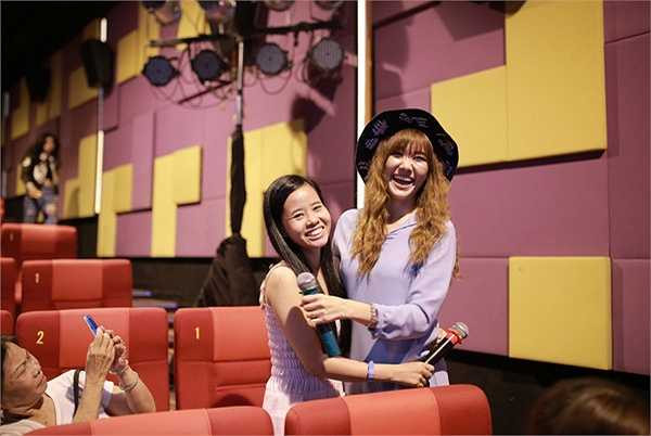 Bên cạnh Hari Won, diễn viên Chi Pu cũng quyết tâm Nam tiến để phát triển sự nghiệp nghệ thuật. Cô kể, khoảng thời gian đầu vào TP HCM sinh sống, cô gần như không quen với các món ăn miền Nam nên ăn rất ít