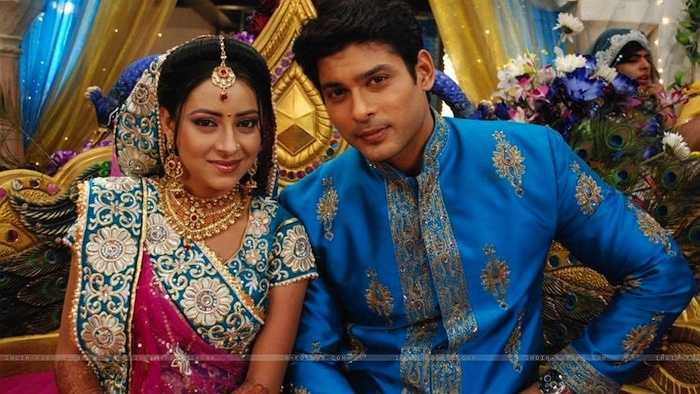 Phần 5 của 'Cô dâu 8 tuổi' sẽ tiếp nối câu chuyện về cuộc đời 'người vợ trẻ' Anandi trong cuộc sống hôn nhân không hạnh phúc, với những mâu thuẫn cứ liên tiếp xảy ra đã đẩy mối quan hệ vợ chồng của Anandi và Jagdish đỗ vỡ.