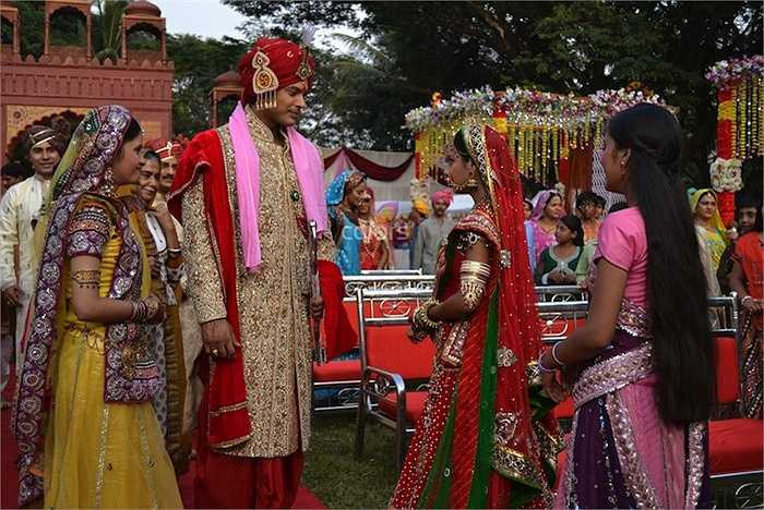 Bước sang một trang mới của cuộc đời, Anandi liệu có thật sự hạnh phúc bên người đàn ông mà gia đình chồng đã lựa chọn cho cô?