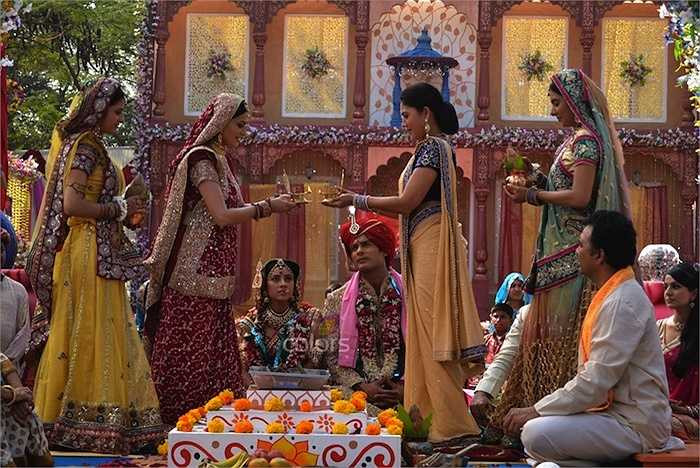 Cùng ngắm thêm những hình ảnh trong lễ tái hôn hoành tráng của 'Cô dâu 8 tuổi' phần 5: