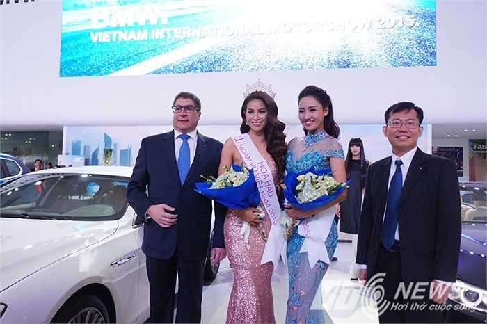 Tân Hoa hậu Hoàn vũ Phạm Hương, cô gái đất Cảng vừa đăng quang hôm 3/10 đã tham dự sự kiện đầu tiên trong vai trò Hoa hậu và làm đại sứ thương hiệu của hãng xe Đức BMW.