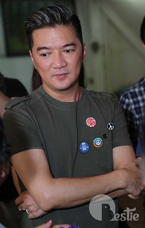 Đàm Vĩnh Hưng tâm sự: Tôi thật sự xúc động khi xem phóng sự về cô Hồng Sáp. Trước đó, nhóm nghệ sĩ chúng tôi gồm tôi, Lệ Quyên, Quang Linh, Dương Triệu Vũ,... đã thực hiện những đêm nhạc từ thiện quyên góp tiền để giúp đỡ những nghệ sĩ già có cuộc sống khó khăn. Tôi hi vọng việc làm của mình cùng mọi người phần nào giúp đỡ, trang trải được những khó khăn mà các cô, chú đang trải qua. Đây cũng là cách mà tôi trả ơn Tổ nghiệp đã phù hộ, giúp tôi có được vị trí như ngày hôm nay....