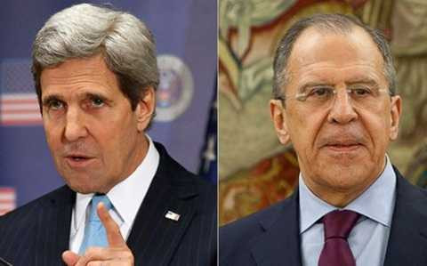 Ngoại trưởng Mỹ Kerry (trái) và Ngoại trưởng Nga Lavrov