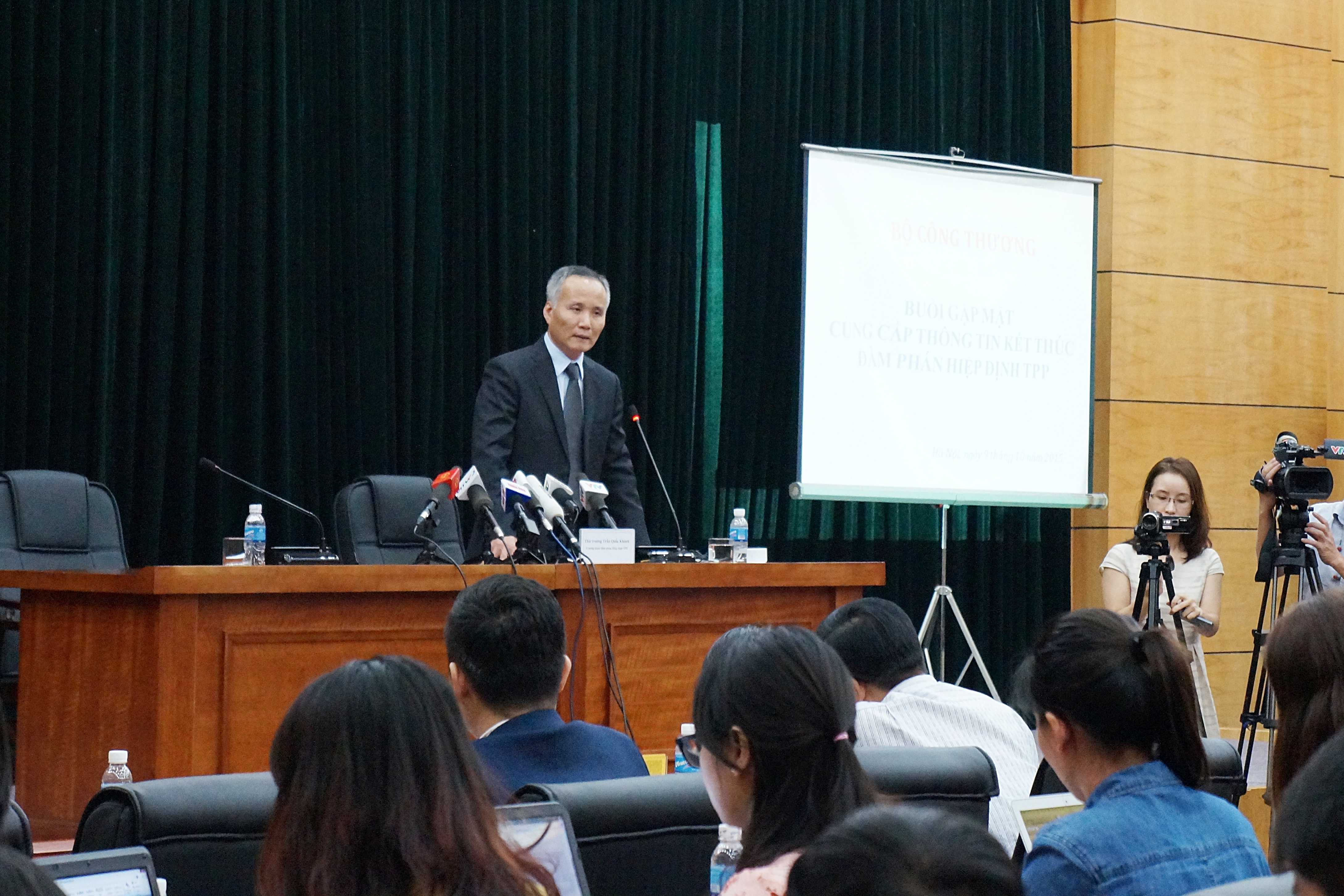 Thứ trưởng Bộ Công Thương Trần Quốc Khánh trong buổi trả lời phỏng vấn báo chí chiều ngày 9/10