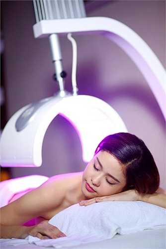 Nữ diễn viên cho biết đây là thời điểm cô nàng bắt đầu chạy show cho những dự án cuối năm.