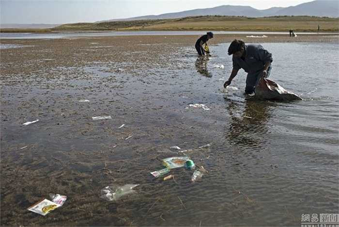 Hồ Thanh Hải là nơi thu hút nhiều du khách trong đợt nghỉ lễ Quốc khánh Trung Quốc vừa rồi
