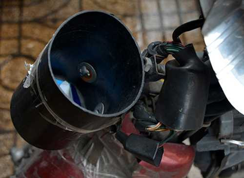  Cốp đựng dây, sổ sách của xe