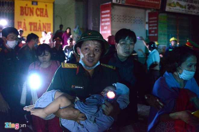 Giải cứu thành công cháy bé khỏi đám cháy