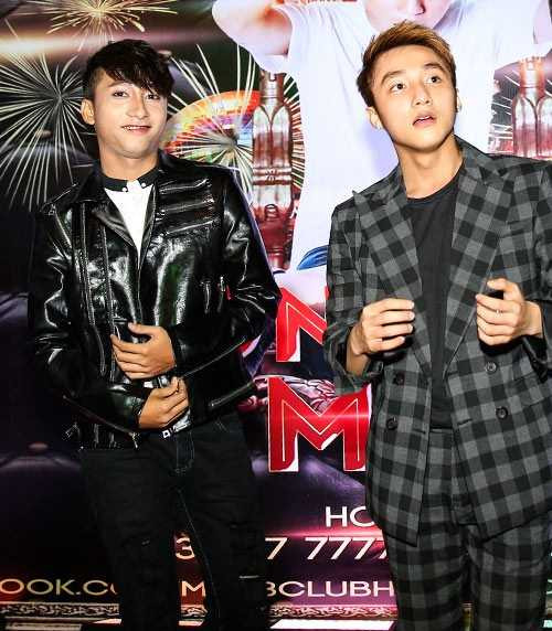 Thời gian đầu, Bản sao Sơn Tùng M-TP được các quán bar mời đi hát với cát-xê 5 triệu/ đêm. Tuy nhiên, không lâu sau đó, anh bị khán giả tẩy chay. Ảnh: Người lao động