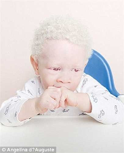 Một số nhân vật trong ảnh có mối quan hệ họ hàng với nhau.