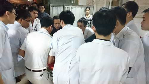 6-Nạn nhân nặng được đưa đến cấp cứu tại Bệnh viện 103 Hà Nội