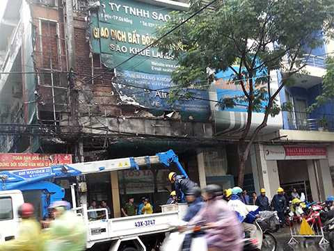 Chập điện, ngôi nhà 3 tầng, cháy nổ như bom, Đà Nẵng, mưa như trút nước