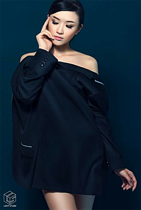 Màu sắc cô bạn yêu thích là đen và trắng