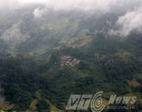 Bản người Xê Đăng trên núi Ngọc Linh