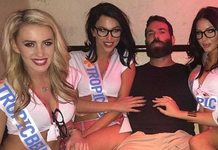 Hiện anh có khoảng 6 triệu người theo theo dõi trên Instagram. Tuy nhiên, Dan nhận nhiều lời chỉ trích vì lối sống có phần quá xa hoa