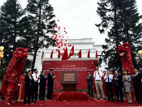 Vinpearl Hạ Long Bay Resort được gắn biển công trình tiêu biểu Quảng Ninh Vinpearl Hạ Long Bay Resort được gắn biển công trình tiêu biểu Quảng Ninh