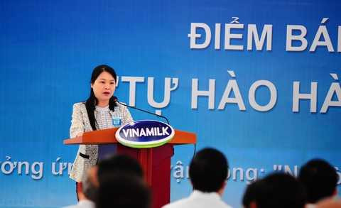 Bà Võ Thị An - Phó Giám đốc Sở Công thương tỉnh Nghệ An phát biểu tại lễ khai trương Bà Võ Thị An - Phó Giám đốc Sở Công thương tỉnh Nghệ An phát biểu tại lễ khai trương