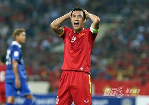 Nếu bản lĩnh hơn, hàng công của Tuyển Việt Nam đã có ít nhất 1 bàn vào lưới Thái Lan (Ảnh: Quang Minh)