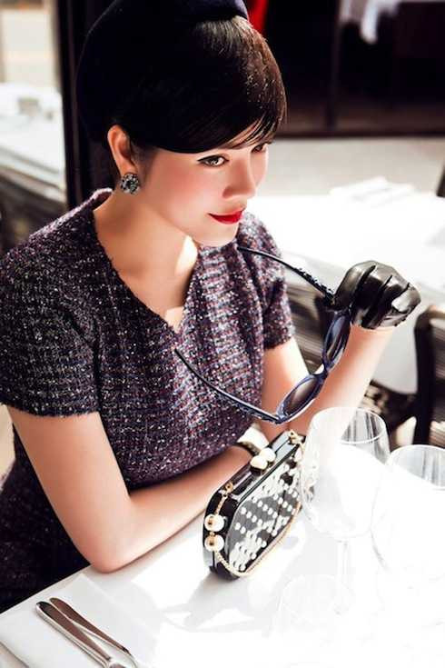  Đôi khi, những lần xuất hiện tại Liên hoan phim Cannes hay các Tuần lễ thời trang cũng không nằm ngoài mục đích tìm kiếm cơ hội kinh doanh của người đẹp. 