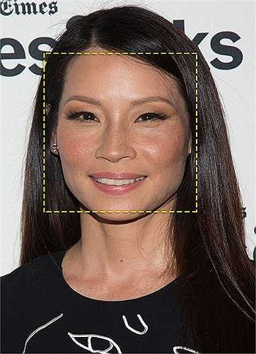 Khuôn mặt chữ nhật có đặc điểm là phần trán hơi rộng và cằm nhỏ. Người sở hữu khuôn mặt này thường là những người đề cao sự logic và biết suy nghĩ thấu đáo, cặn kẽ một vấn đề, đôi khi trở nên thái quá. Ngoài ra, khi làm một việc gì đó, họ luôn luôn lên kế hoạch tỉ mỉ và ít tiết lộ về chúng.