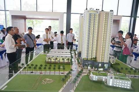 Khu bán hàng và nhà mẫu Goldsilk Complex được đầu tư đồng bộ cao cấp. Dự án có tổng thầu thi công là Coteccon