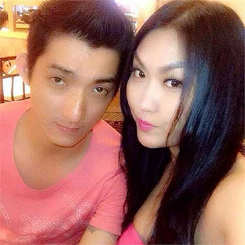 Ông xã của Phi Thanh Vân từng có một đời vợ và hai cô con gái riêng. Bảo Duy từng kinh doanh thời trang nên sau khi 'về chung một nhà', anh đã giúp đỡ Phi Thanh Vân công việc kinh doanh mỹ phẩm.