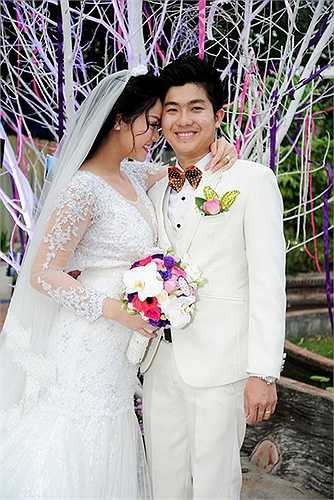 Cuối năm 2014, cô lên xe hoa với Bửu Lộc. Anh chỉ là một nhân viên ngân hàng bình thường ở Cần Thơ.