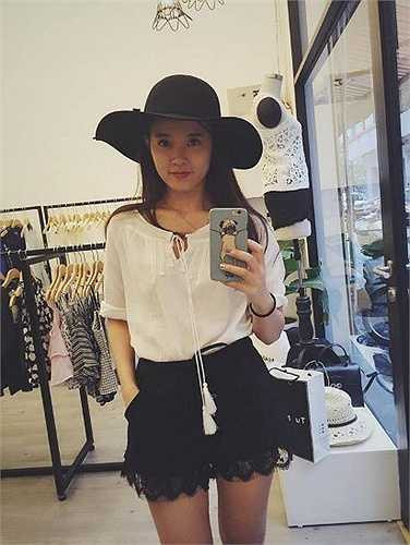 Midu sở hữu vóc dáng nhỏ nhắn dễ dàng ứng dụng nhiều loại trang phục