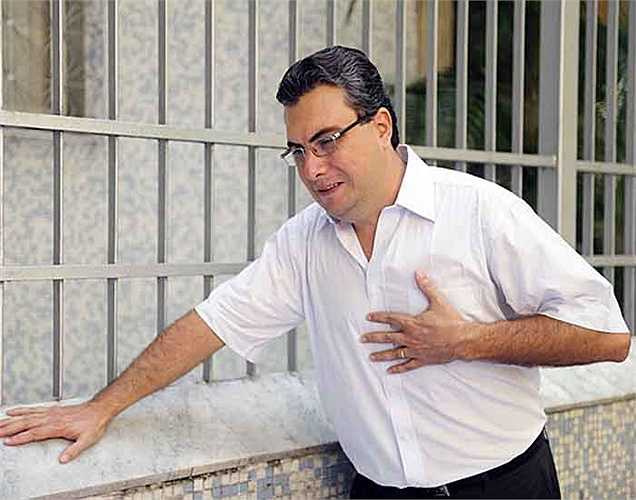 Các vấn đề về nhịp tim và tắc động mạch: Tập thể dục làm tăng nhịp tim, nhiều vấn đề nhỏ về tim có thể được chữa khỏi một cách hiệu quả. Ngoài ra, nó có thể làm cho tim làm việc chăm chỉ hơn và do đó khỏe mạnh. 