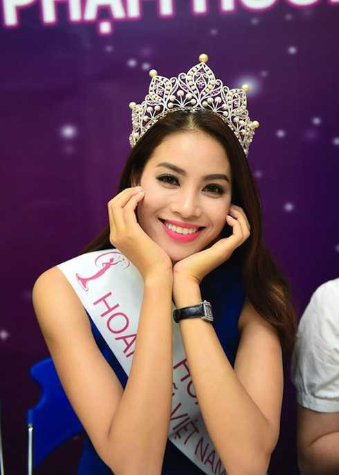 Phạm Hương vẫn đăng quang ngoạn mục vượt scandal