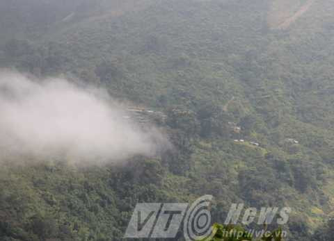 Bản làng người Xê Đăng ẩn hiện trong rừng thẳm