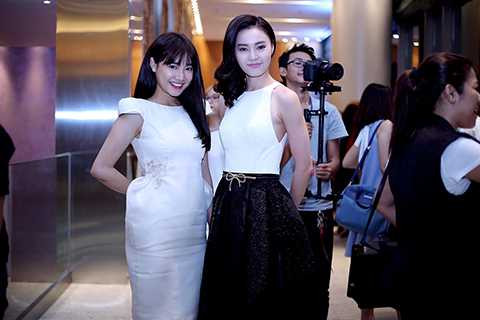 Cùng với Ninh Dương Lan Ngọc thì Nhã Phương là hai nữ diễn viên trẻ hội tụ đủ yếu tố tài - sắc trong làng điện ảnh Việt Nam.