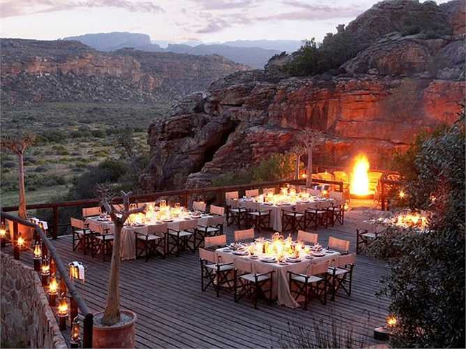 7. Bushmans Kloof Wilderness Reserve, Clanwilliam, Nam Phi: Khu nghỉ mát xa hoa này có cả hồ bơi nước nóng, phòng tập thể dục, spa, hay đi bộ đường dài, leo núi, câu cá và chèo thuyền.