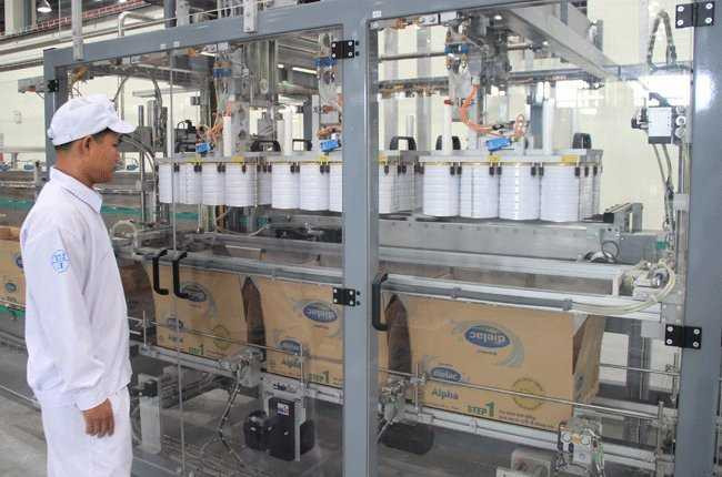 Với nguồn tiền thu từ Vinamilk, ngân sách có thể sử dụng cho những mục tiêu an sinh <a href='https://vtcnews.vn/xa-hoi.2.0.html' >xã hội</a>, đầu tư cơ sở hạ tầng, xóa đói giảm nghèo, y tế, <a href='https://vtcnews.vn/giao-duc.538.0.html' >giáo dục</a>... với ý nghĩa lớn lao hơn nhiều. Ảnh: TLTBKTSG