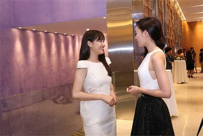 Mặc những tin đồn về mối quan hệ giữa Trường Giang và Lan Ngọc, cả hai đều tỏ ra rất thân thiết.