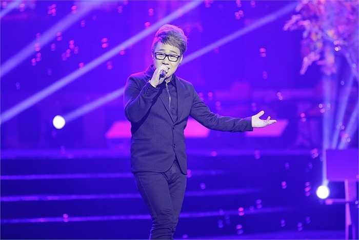 Cũng chính từ nhu cầu đó, Phó chủ tịch Hội Điện ảnh TPHCM – diễn viên Nguyễn Bình Minh đã đưa ra sáng kiến tổ chức một đêm nhạc - chương trình nghệ thuật với tên gọi 'Sống để yêu thương'.