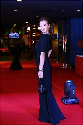 Với 10 suất chiếu miễn phí tại Hà Nội, bộ phim gây được thiện cảm với khán giả không chỉ bởi cách kể chuyện mà còn vì đây là một bộ phim nhựa hiếm hoi được sản xuất bởi hãng phim Quân đội Nhân dân.