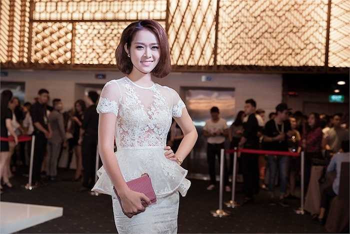 'Tôi vẫn chưa hài lòng lắm về phong cách thời trang của mình, nên mỗi lần đến sự kiện cũng là dịp tôi quan sát để học hỏi và rút kinh nghiệm cho bản thân. Phong cách của chị Thanh Hằng, Tăng Thanh Hà… là những người tôi đặc biệt yêu thích.'