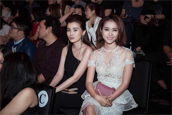 Tuy nhiên người đẹp vẫn được ban tổ chức sắp xếp chỗ ngồi và vị trí đẹp để theo dõi toàn bộ những thiết kế ấn tượng.