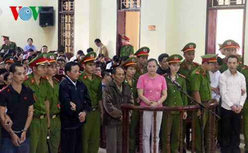 Tại phiên tòa cậu Thủy và đồng bọn đã thú nhận mọi hành vi phạm tội của mình (Ảnh: Lê Hiếu)