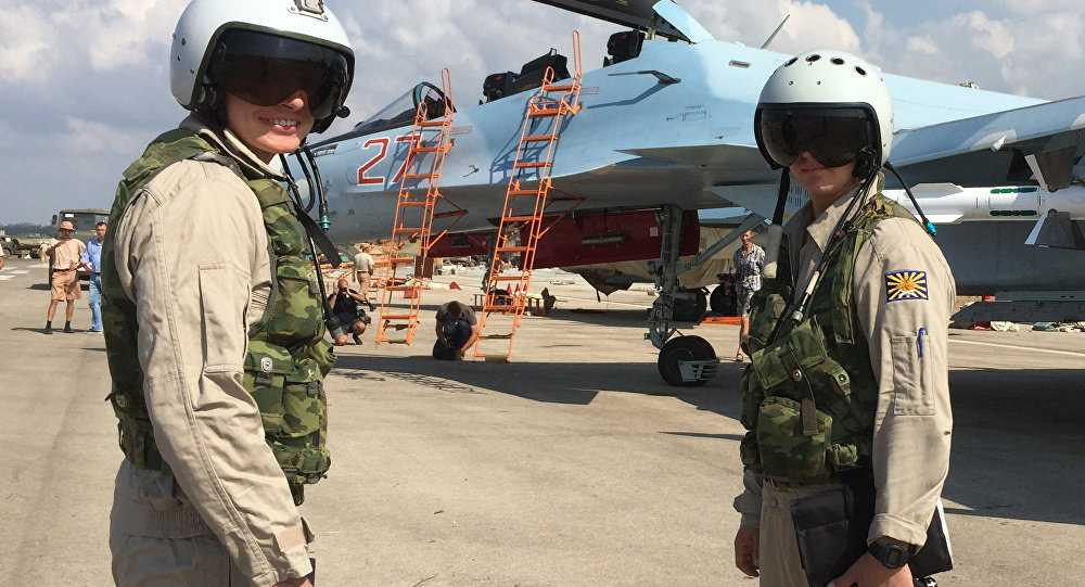 Phi công Nga làm nhiệm vụ không kích IS ở Syria