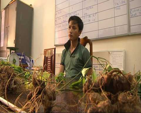 Một đối tượng mới bị công an bắt quả tang vì trộm sâm. Ảnh: Tuấn Tú