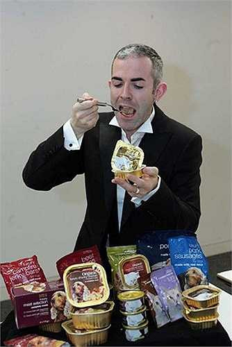 Người thử thức ăn vật nuôi. Nghề này đang dần trở nên phổ biến hơn. Thực tế thì thức ăn vật nuôi luôn được nghiên cứu rất kỹ càng và có đầy đủ thành phần dinh dưỡng. Hơn thế nữa, người theo nghề cũng có thu nhập 'không phải nghĩ'.