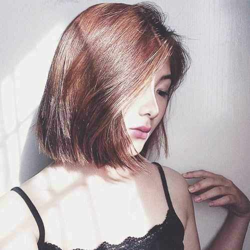 Nguyễn H Nguyên Anh, sinh năm 1998, đang theo học trường Merrill F. West High School, Tracy, California, Mỹ. Cô định cư tại xứ sở Cờ hoa đã được 5 năm. 