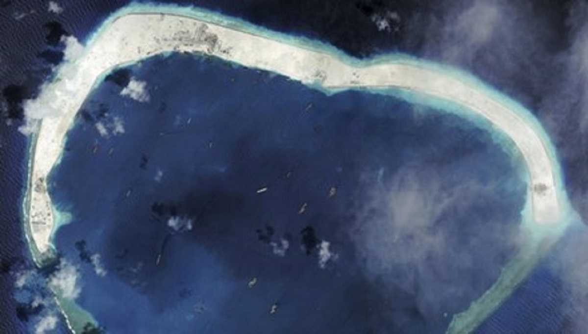 Ảnh vệ tinh chụp đá Vành Khăn (quần đảo Trường Sa) hôm 8/9