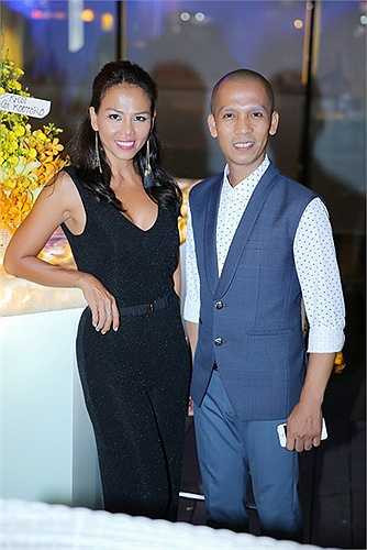 Ca sĩ hải ngoại Hồ Lệ Thu đang thành công tại thị trường Mỹ với các bài hát khoe được vũ đạo gợi cảm hay khoe chất giọng ấm áp.