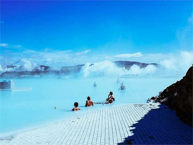 17. Iceland - 90,2%: Trước cuộc khủng hoảng tín dụng năm 2007, nợ chính phủ của quốc gia này mới chỉ khiêm tốn ở mức 27% GDP. Nay sau tám năm, hệ thống ngân hàng của Iceland vẫn chưa thể khôi phục.